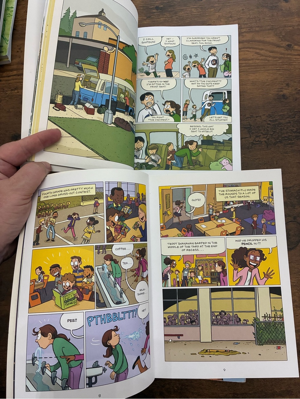 Raina Telgemeier YA Graphic Novel Set - Picture 3 of 6